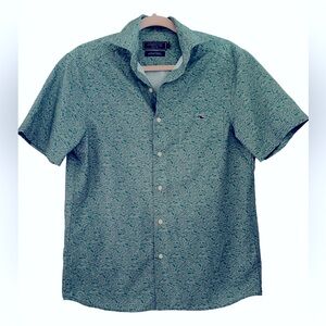 VINEYARD VINES Men's Abe Pieciak Fishing Lures Short Sleeve Performance Shirt Sm